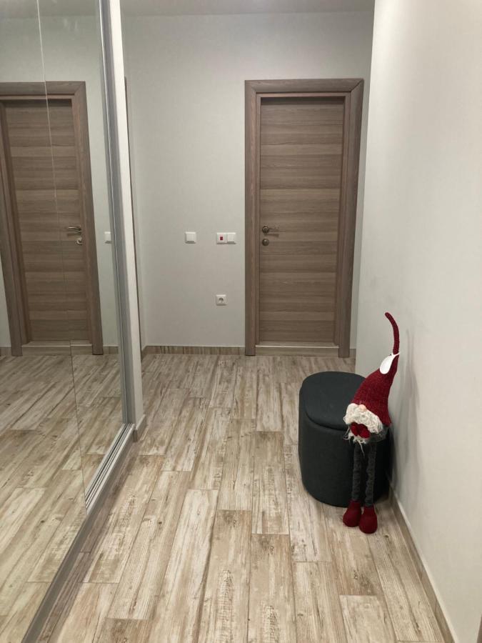 Victor'S Suite , With Private Parking Várna Kültér fotó